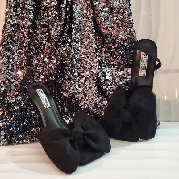 Cape Robbin Heeled Sandals - Picture 2 of 8